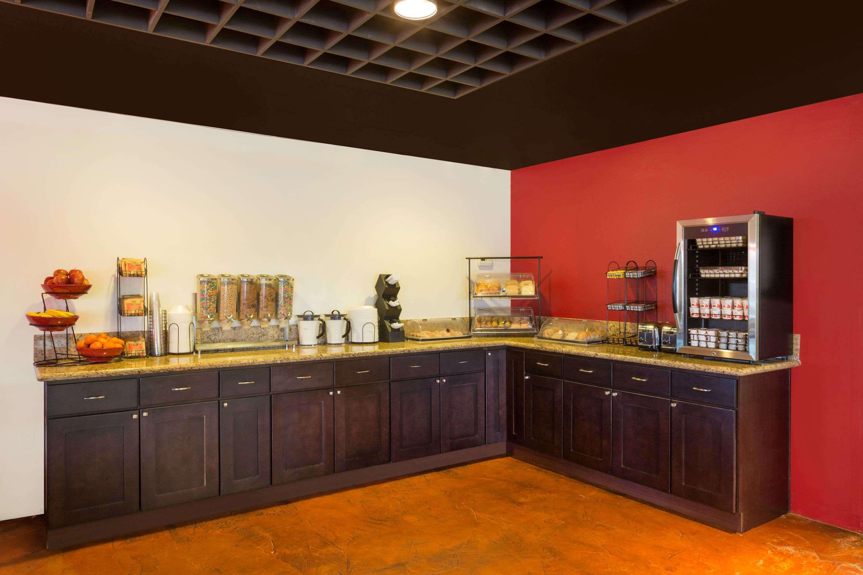 Ramada By Wyndham Cedar City Exterior photo