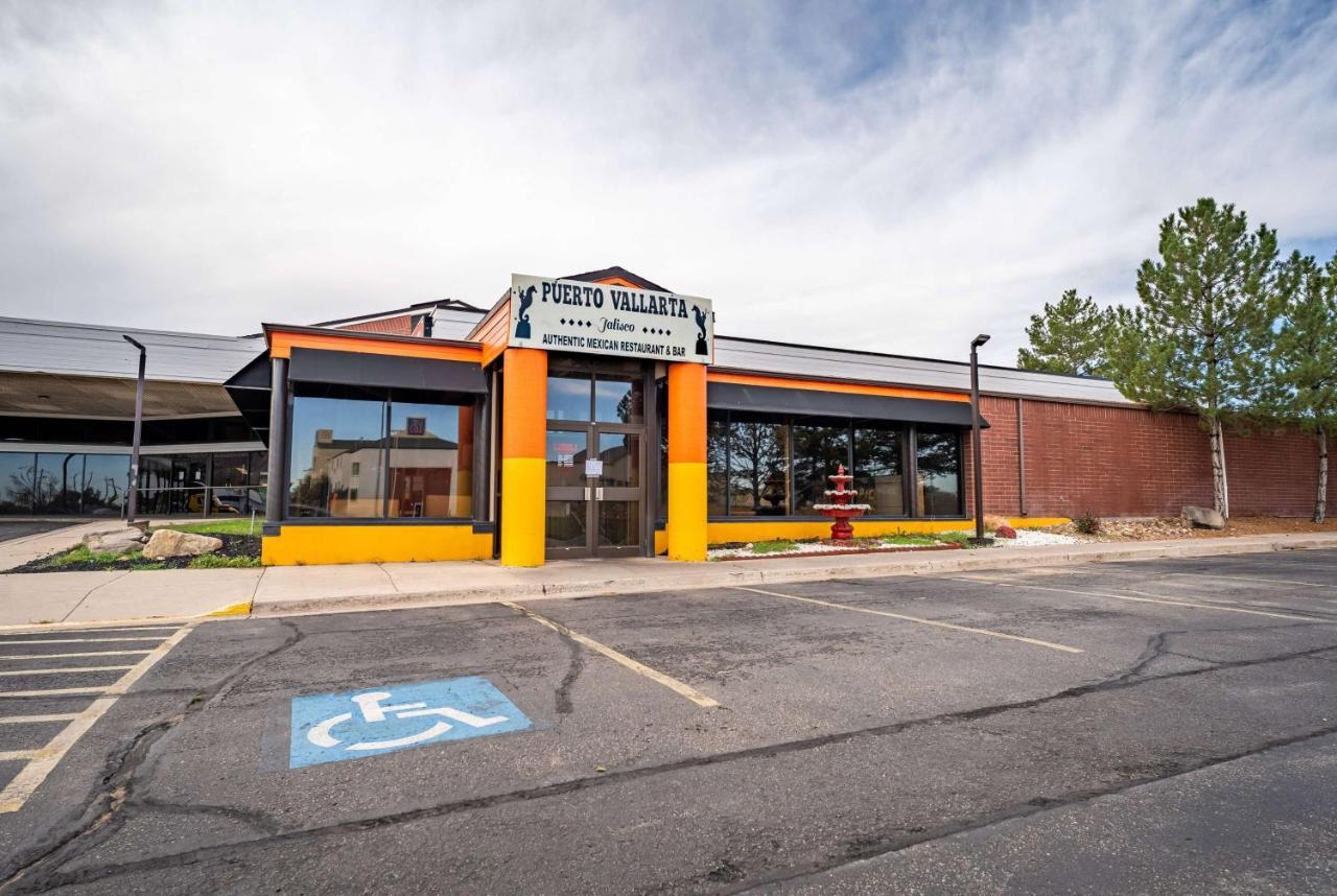 Ramada By Wyndham Cedar City Exterior photo