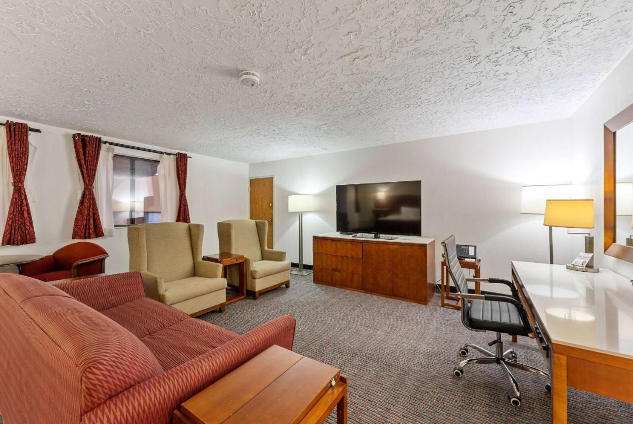 Ramada By Wyndham Cedar City Exterior photo