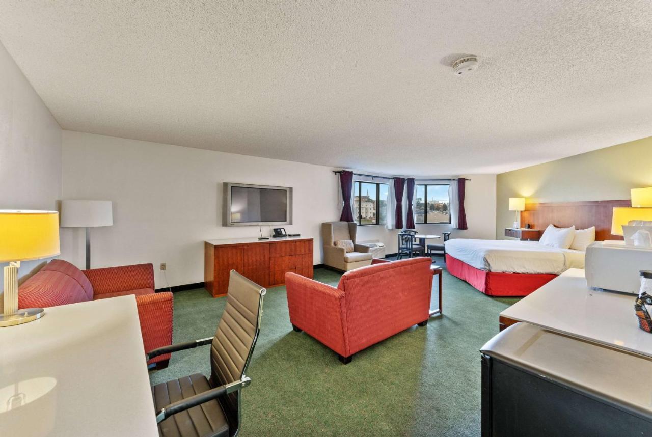 Ramada By Wyndham Cedar City Exterior photo