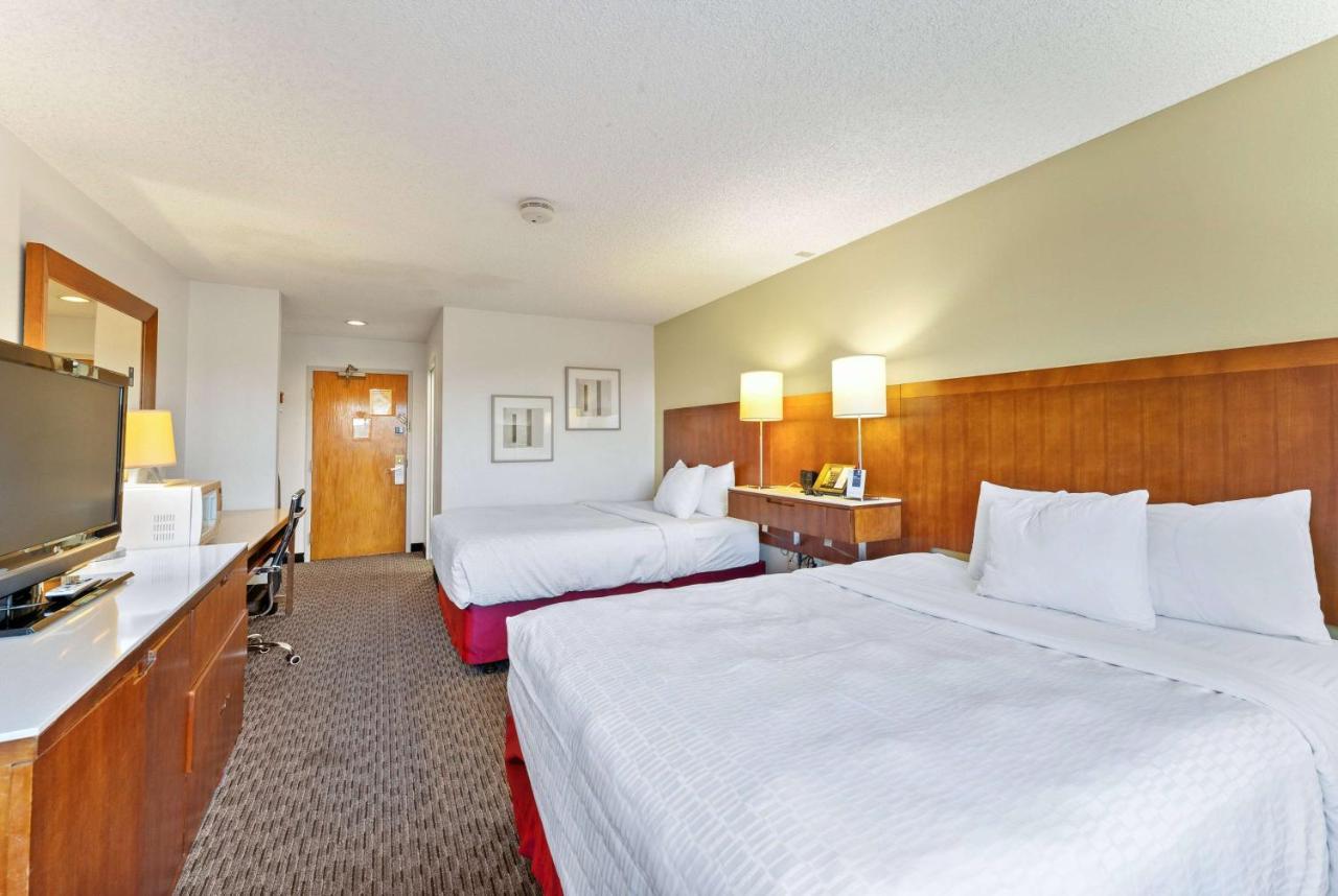 Ramada By Wyndham Cedar City Exterior photo