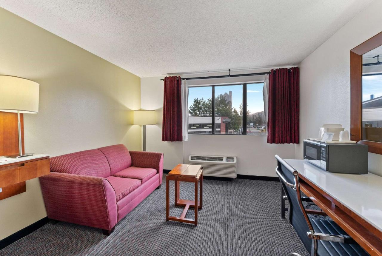 Ramada By Wyndham Cedar City Exterior photo
