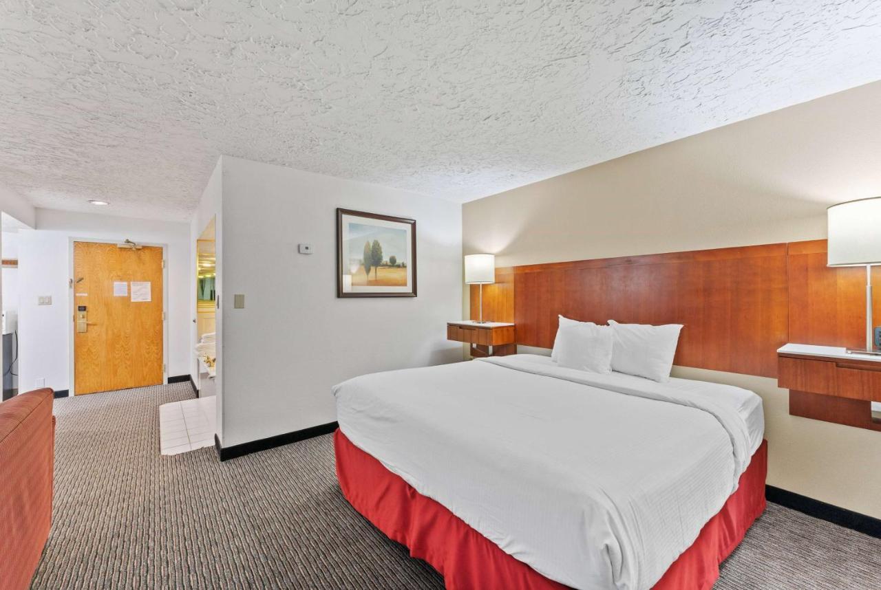 Ramada By Wyndham Cedar City Exterior photo