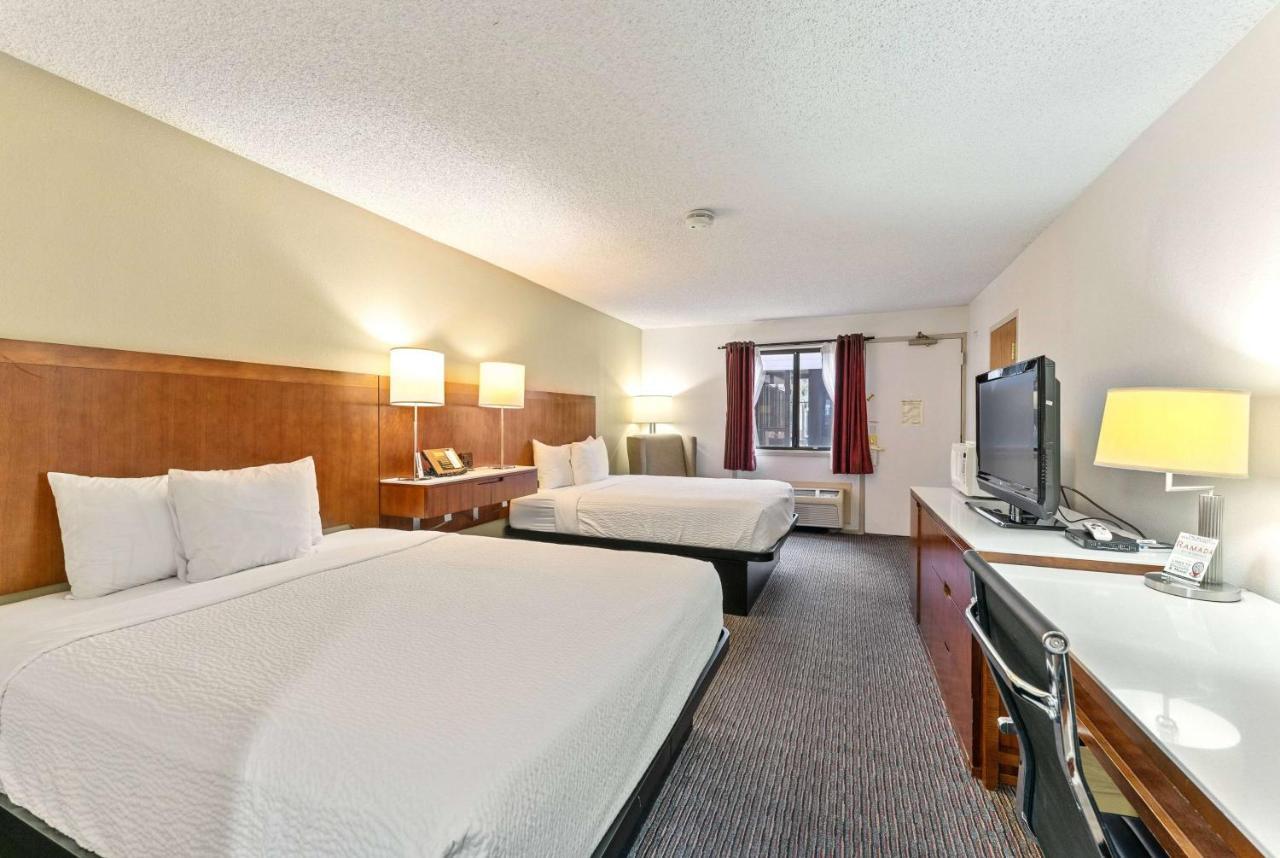 Ramada By Wyndham Cedar City Exterior photo