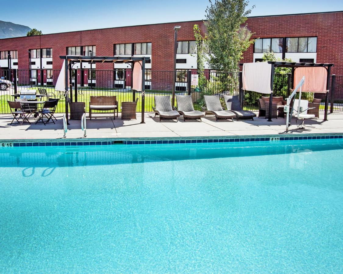 Ramada By Wyndham Cedar City Exterior photo
