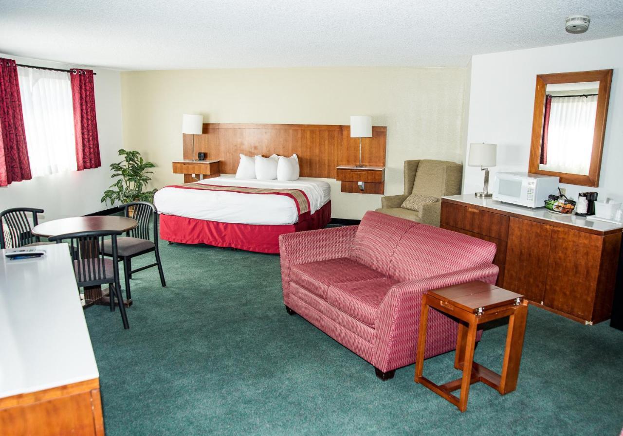 Ramada By Wyndham Cedar City Exterior photo